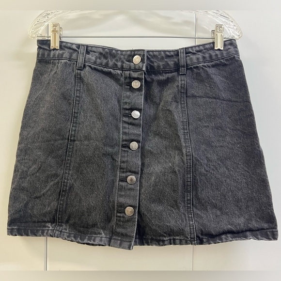 Excellent Condition Forever 21 Mini Button Jean Skirt - Picture 1 of 3
